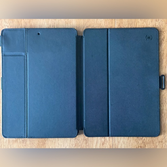 iPad 7th Generation & SPECK iPad case cover BUNDLE - Picture 5 of 6